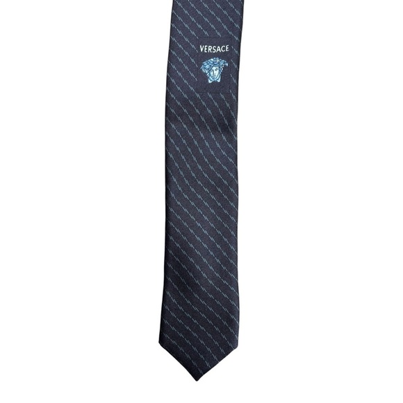 GIANNI VERSACE 90s Vintage Blue Monochromatic Medusa Silk Tie Made in Italy - Picture 9 of 11